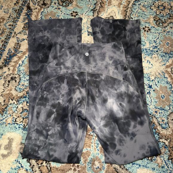 Lululemon Groove Super-High-Rise Flared Pant 6 - Picture 1 of 5